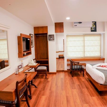 Mpsroyalsuites Perintalmanna 외부 사진